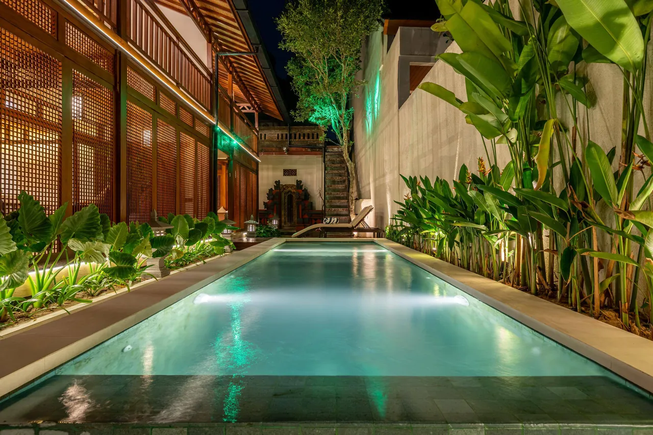 Ubud EcoHouse — Pool in the evening