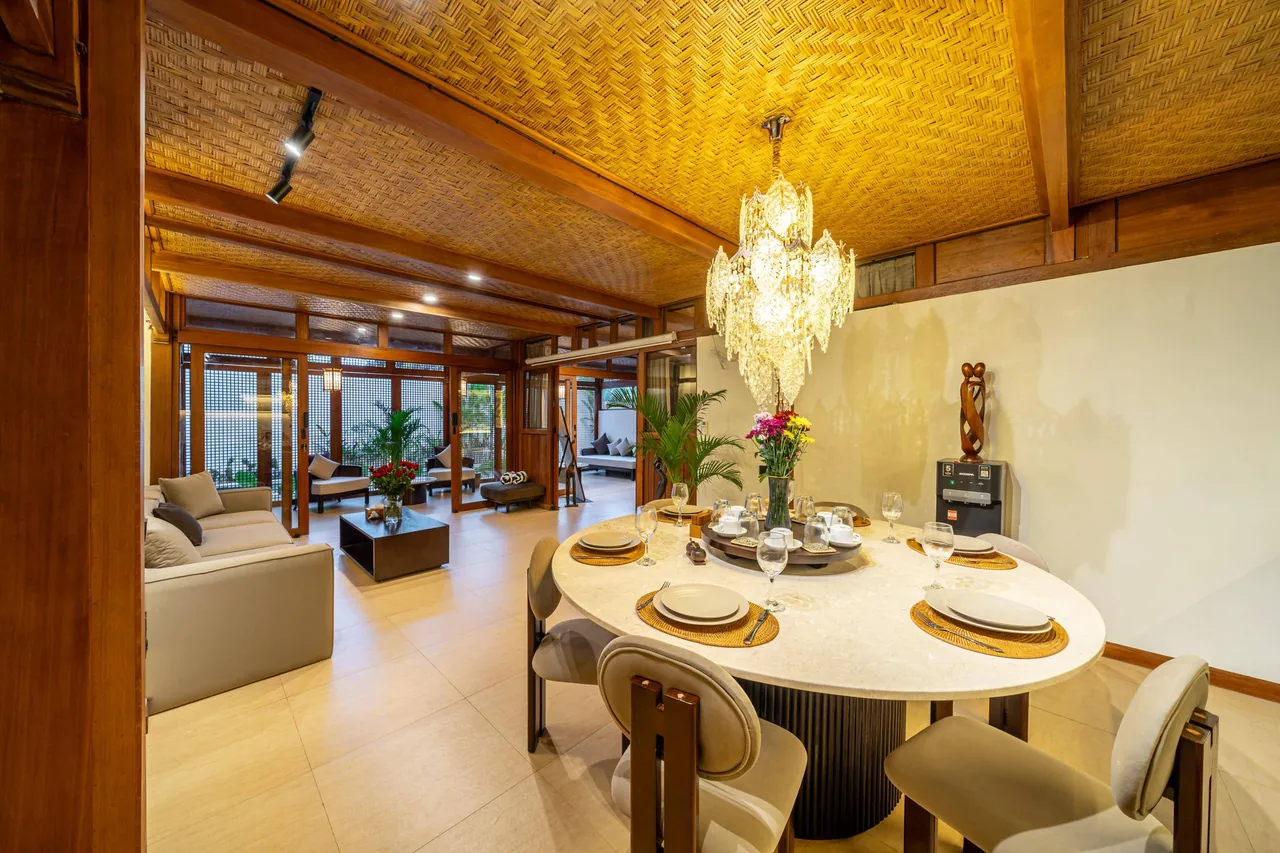 Ubud EcoHouse — Living and dining area