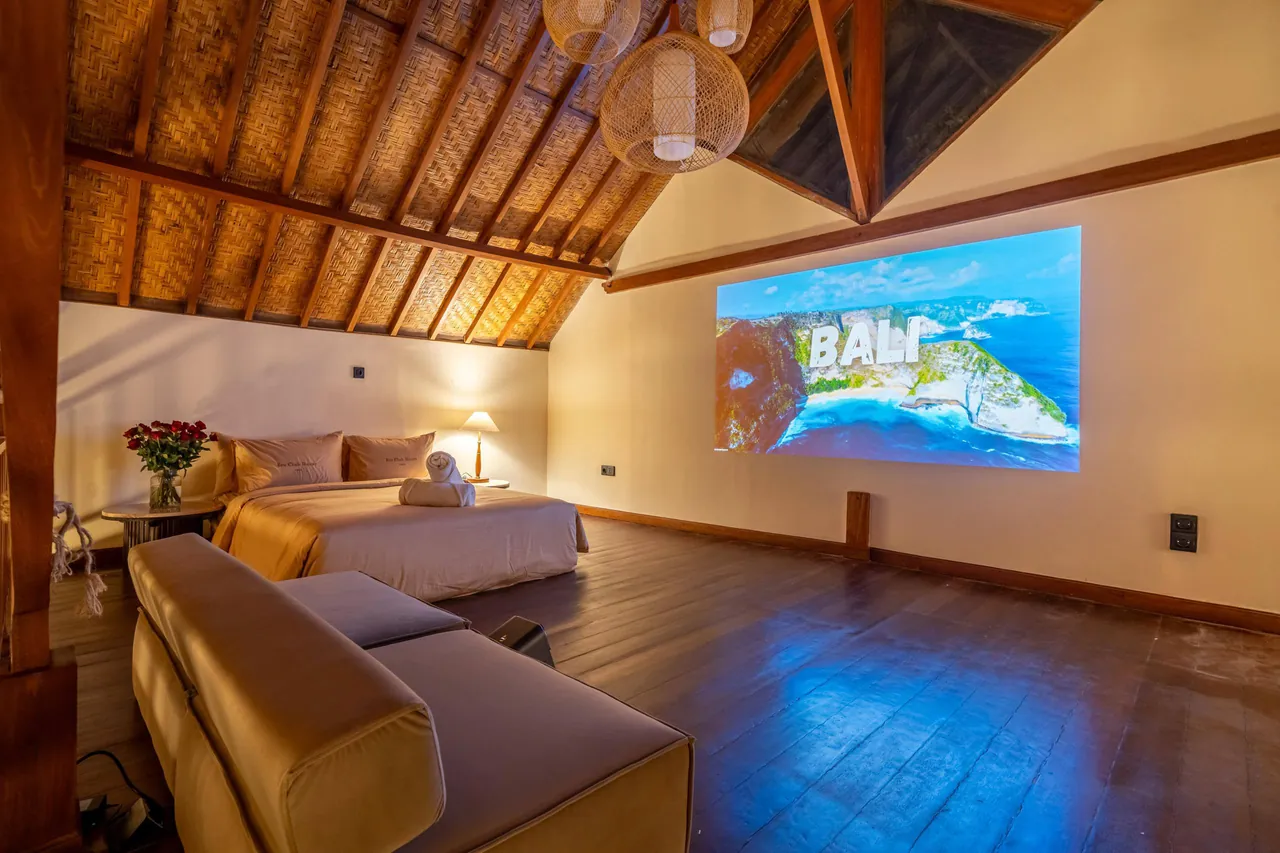 Ubud EcoHouse — Upper-level bedroom